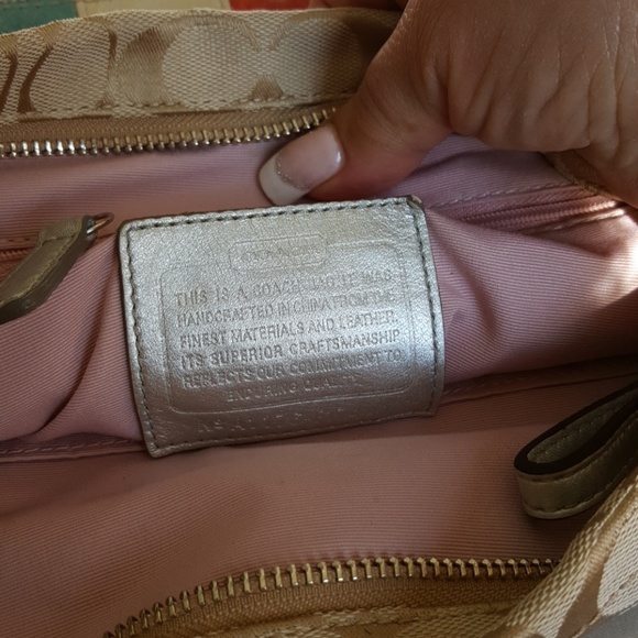 Coach Shoulder bag -LIKE NEW* - Picture 8 of 8